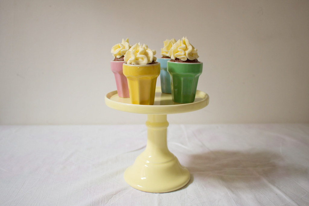 mini schoko-cupcakes mit lemon-curd-topping