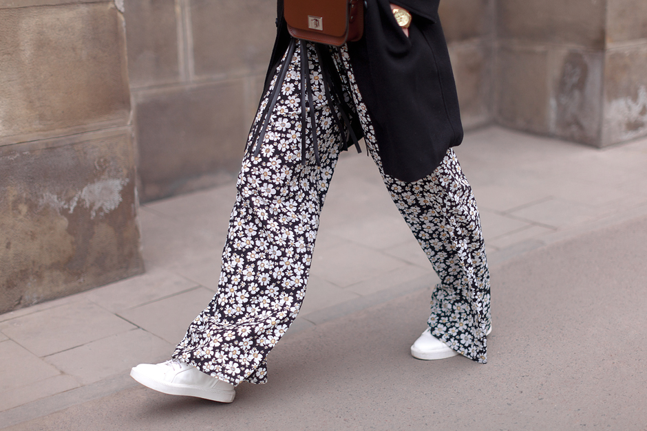 wide-pants-palazzo-flora-print-outfit-street-style-blogger