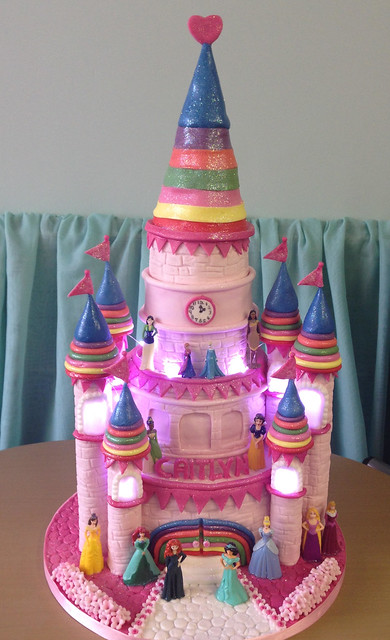 Casatle Cake of Enchanting Cakes by Gayl