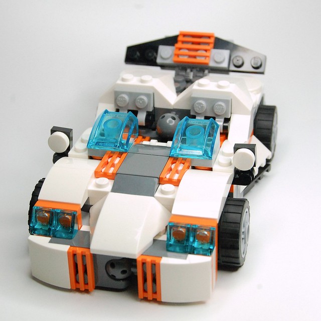 LEGO 31034 Future Flyer review Brickset