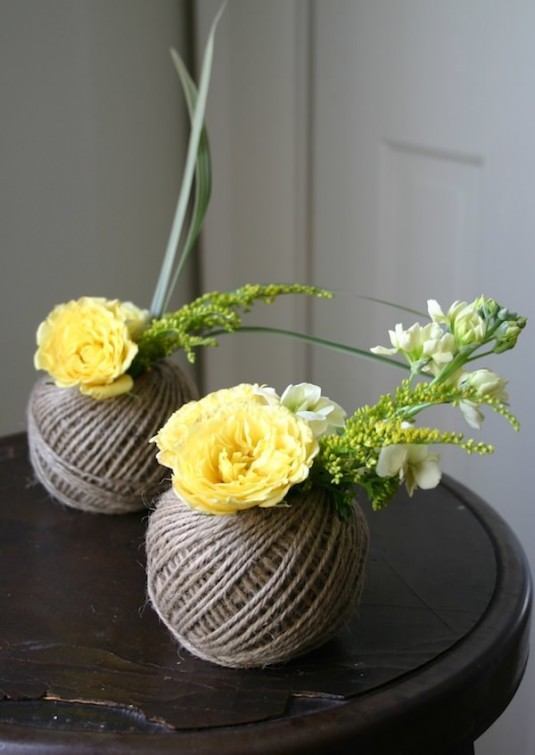 The twines can be transformed in a beautiful flower vases in no time 