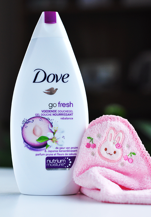 stylelab-beauty-blog-Dove-go-fresh-plum-sakura-body-wash-3