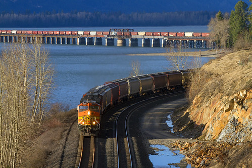 railroad lake train grain idaho railroadbridge ge bnsf lakependoreille generalelectric dash944cw sandpointidaho bnsfrailway bnsfshuttletrain gedash9 bnsfgraintrain bnsf4139 bnsfdash9 eastalgomaidaho bnsfdash944cw eastalgoma bnsfshuttlegraintrain