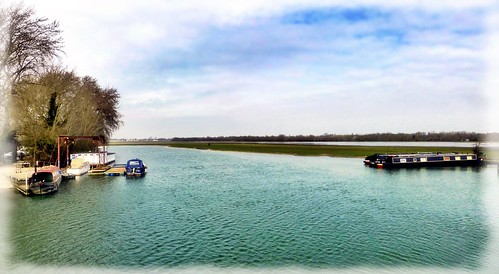 water thames rural river landscape boats island countryside country scenic peaceful panoramic oxford oxfordshire tranquil fiddlers portmeadow