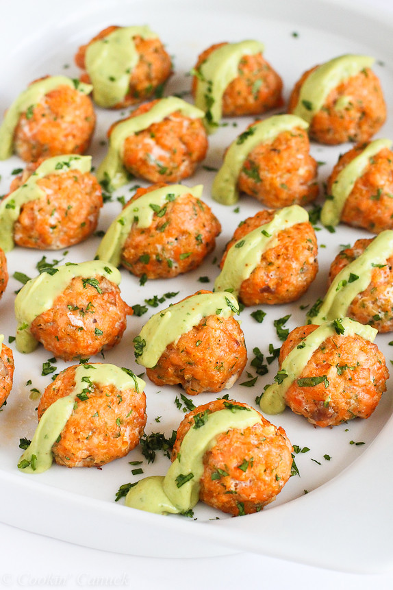 Baked Salmon Meatballs with Creamy Avocado Sauce...Fantastic flavor and packed with omega-3s! 295 calories and 6 Weight Watchers SmartPoints #recipe #healthy