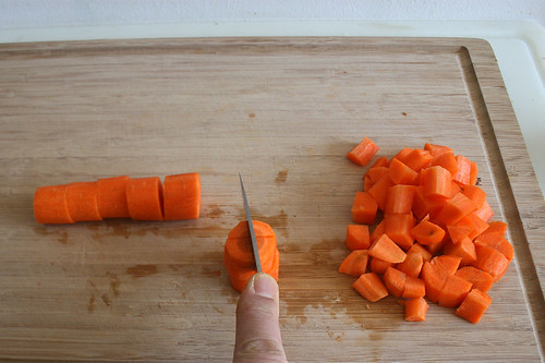 20 - Möhren grob würfeln / Dice carrot