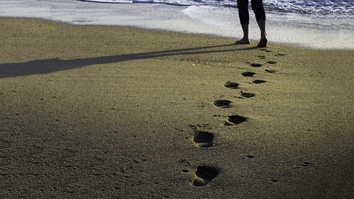 sea people sun seascape feet beach seaside sand nikon shadows pov details footsteps sabbia lowpointofview
