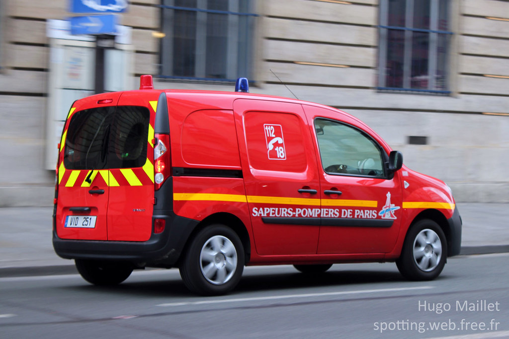 RÃ©sultat de recherche d'images pour "vehicule kangoo pompiers"