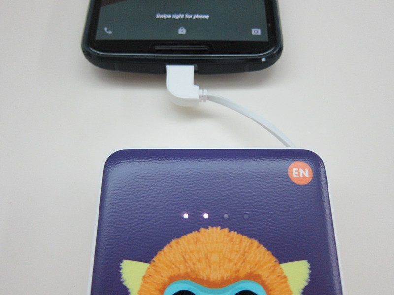Samsung Animal Edition Battery Pack (11,300mAh) (Golden Monkey) - Charging
