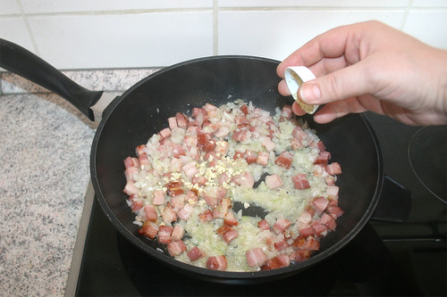 32 - Knoblauch hinzufügen / Add garlic