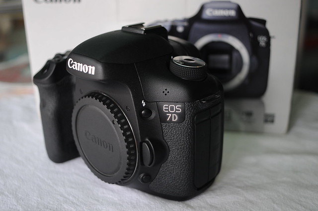 Canon 7D fullbox, Tamron 17-50mm F2.8VC, Flash Canon 320EX - 1
