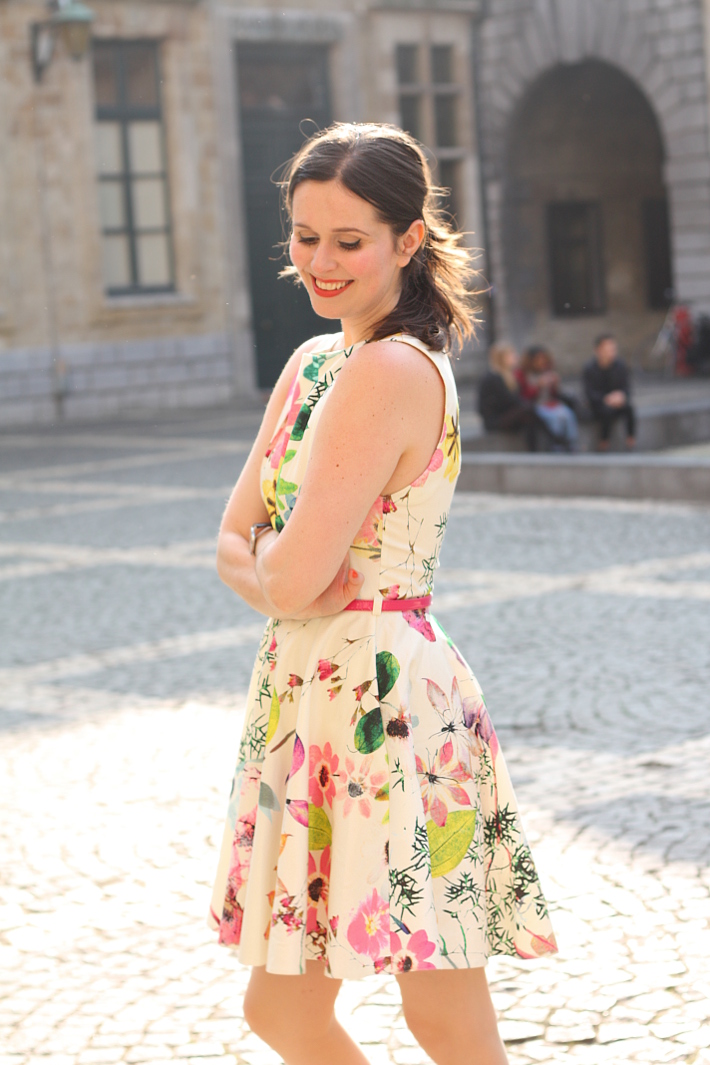 girly spring outfit: floral Closet London dress