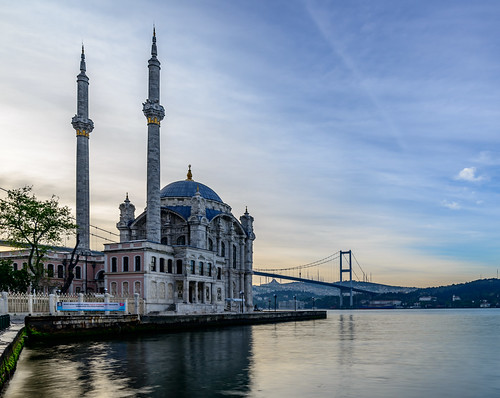 ortakoy mosque istanbul sunrise bosphorus bridge turkey nikon d800 1835mm photo walk reflection ilobsterit