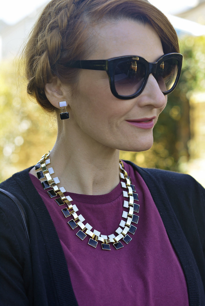 Black, gold and white necklace and earrings by Eternal Collection