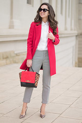  Cómo combinar un abrigo rojo y sorprender con tu look