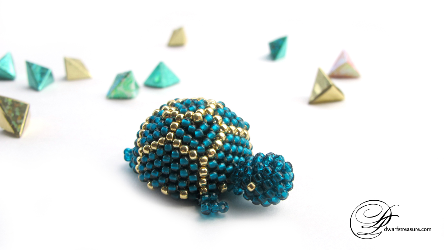 Small cute teal turtle figurine, made from tiny Japanese beads