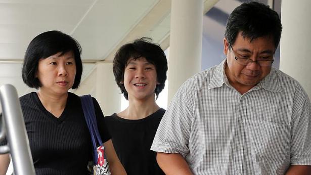 Olive branch for Amos Yee and his parents? - Alvinology