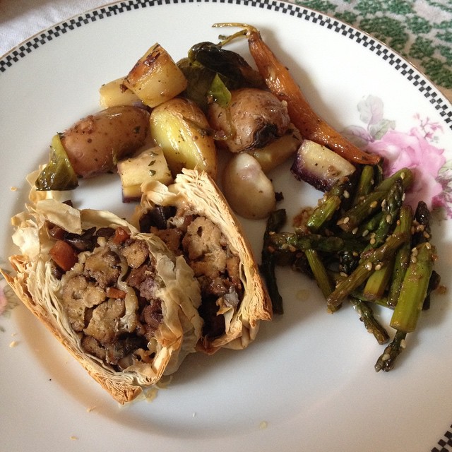Easter Dinner: Seitan and Mushroom Roulade, asparagus and roasted veg #vegan
