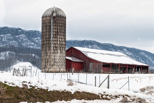 winter snow mountains virginia barns oldbuildings leecounty ewingva backroadphotography kjerrellimages