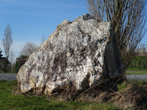bretagne quartzite menhir illeetvilaine mégalithe richebourg retiers pierrederichebourg