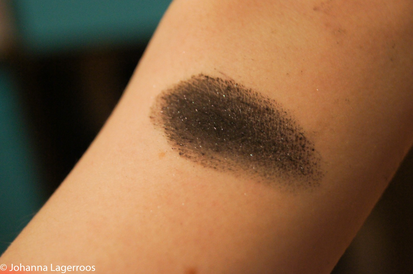 black makeup pigment