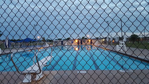 bartlesville swimmingpool chainlink soonerpark galaxys6 sunset perspective pointofinterest pointofview