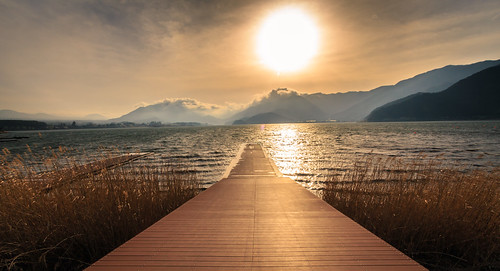 sunset lake mountains clouds dock kawaguchi yamanashi kawaguchiko