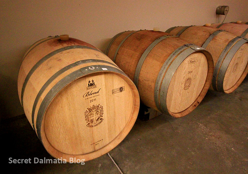 French oak barrels 