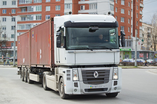 truck odessa ukraine renault container 2008 magnum dxi
