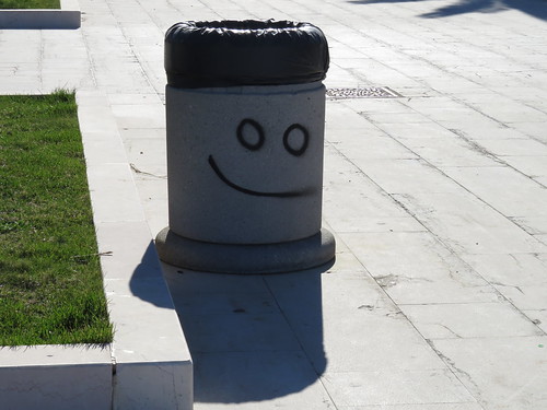 Trash bin in Vieste