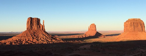 sunset arizona rock utah pano panoramic highdesert navajo monumentvalley rockformations coloradoplateau navajotribalpark themittens navajotriballand triballand platinumheartaward jennypansing
