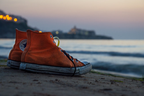 sea orange beach sunrise star shoes mare all alba converse spiaggia vieste scarpe arancione arancioni