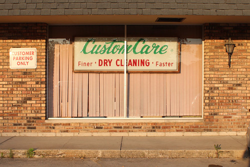 sign illinois shelbyville drycleaning customcare