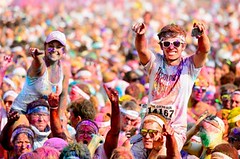 Největší barevná běžecká událost na planetě poprvé v Česku