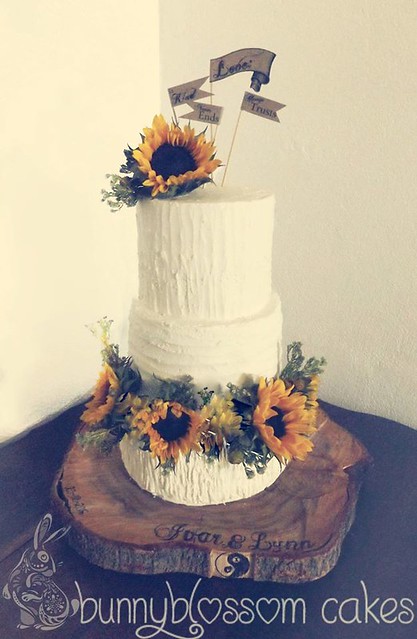 Sunflower Cake by Lenné Oberholzer of BunnyBlossom Cakes & Parties