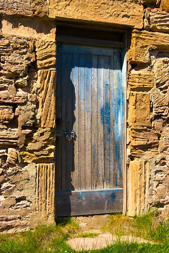 uk blue house colour history stone architecture landscape scotland europe doors unitedkingdom lock cove decay cottage places elements weathered borders