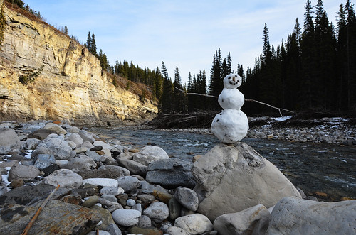 winter canada river snowman alberta elbow february 2月 2015 カナダ 二月 如月 kisaragi アルバータ州 キサラギ にがつ wearmoreclothesmonth 平成27年