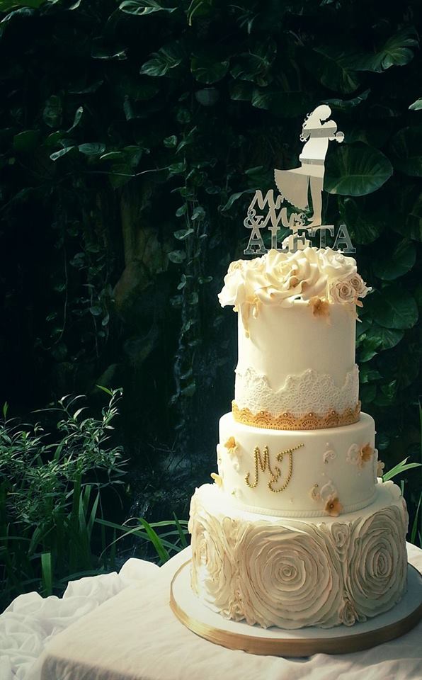 Lovely Wedding Cake by Mars Faraon Gemeniano