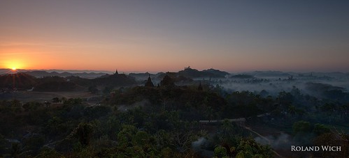 sunrise pagoda burma myanmar birma pagodas birmanie mrauku birmania