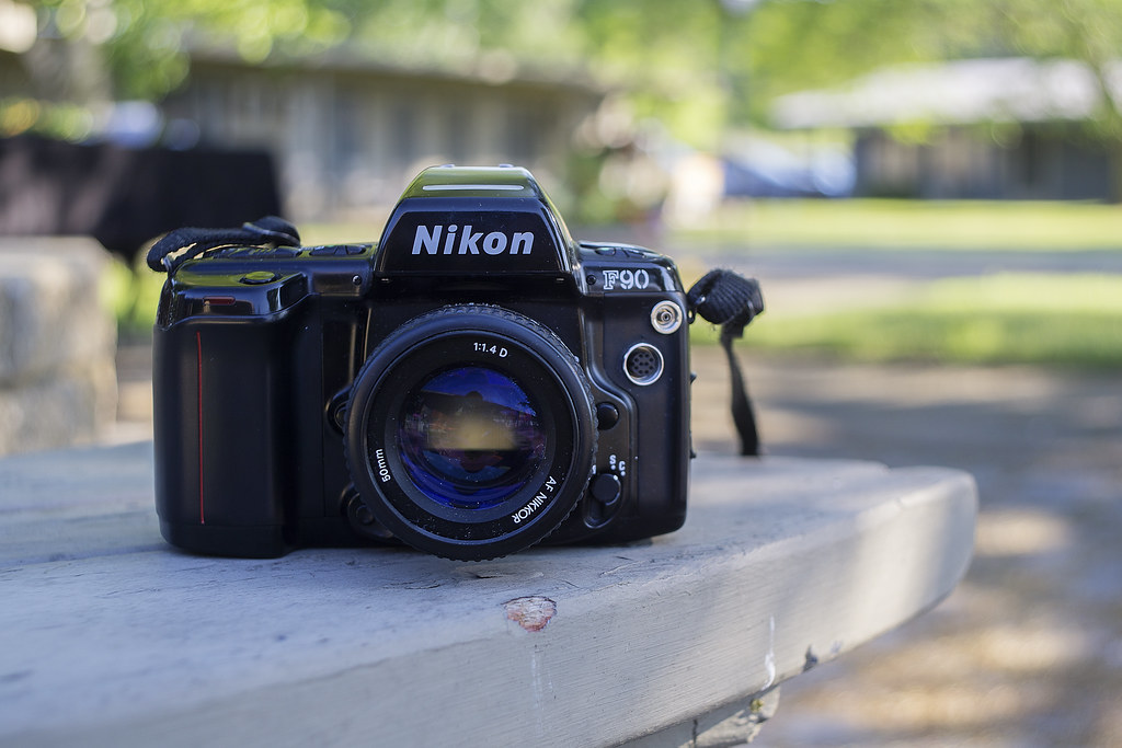 CCR Review 41 - Nikon F90