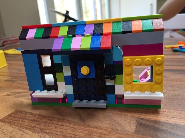 LEGO 10696 Creative Brick Box review | Brickset