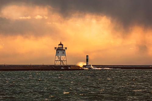 sunset lighthouse lake cold classic water minnesota clouds north superior windy grand shore april marais breakwater 2015 choppy