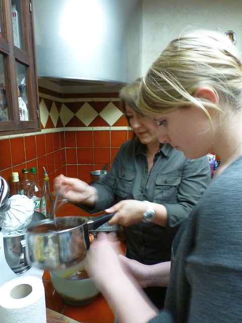 Elise and Helene stirring