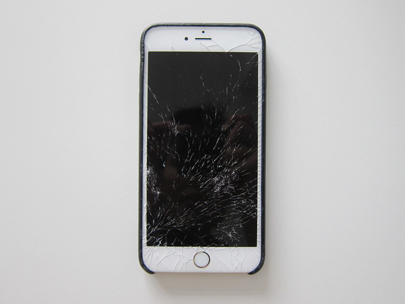 iPhone 6s Plus Screen Cracked - Screen Off