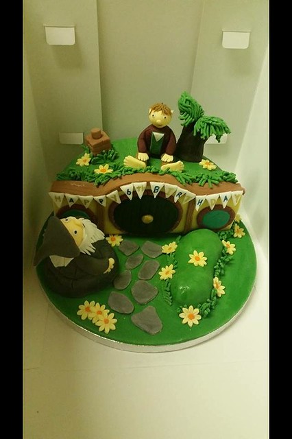 Hobbit Hole Cake by Zara Quilter