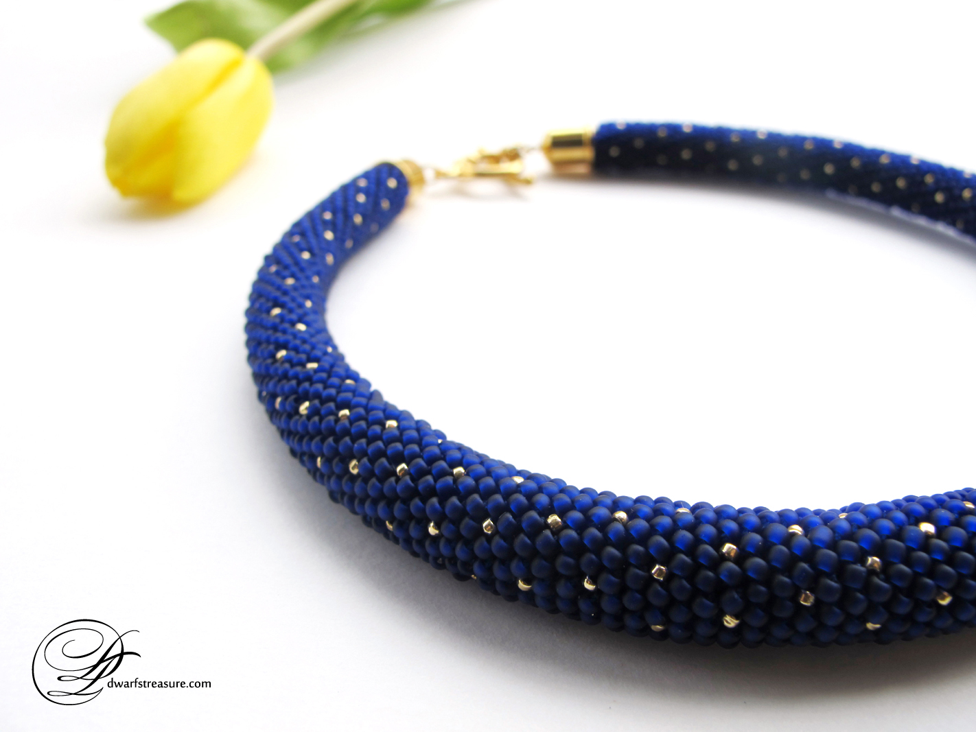 Stylish dream cobalt glass bead crochet necklace
