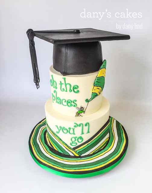 Graduation Cake by Dany's Cakes