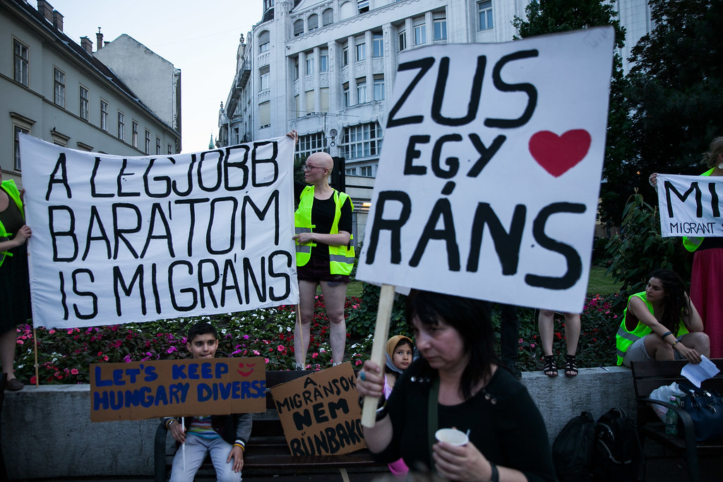 Nem ez az általános vélekedés - tüntetők a MigSzol tavaly májusi, a kormány migránsellenes plakátkampánya elleni tüntetésén | Fotó: Magócsi Márton