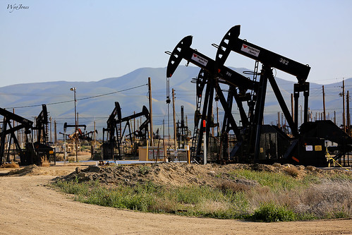 california desert pump oil np taft oilfield naturalgas petroleum oilwell pumpjack kerncounty pumpjacks flowlines temblormountains wyojones sunsetmidwayfield