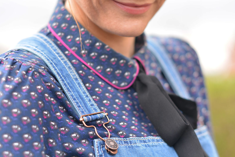 Blue denim dungarees (overalls), patterned Peter Pan collar shirt